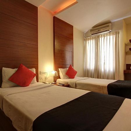 Amaran Hotels Мадурай Екстериор снимка