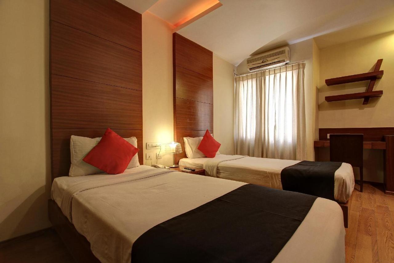 Amaran Hotels Мадурай Екстериор снимка