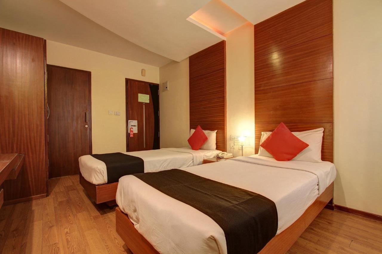 Amaran Hotels Мадурай Екстериор снимка